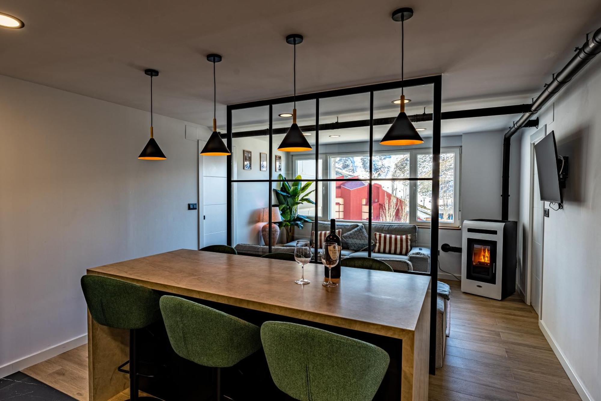 Luxury Refurnished Apartment With Private Parking Close To Ski Slopes Sierra Nevada Exterior photo
